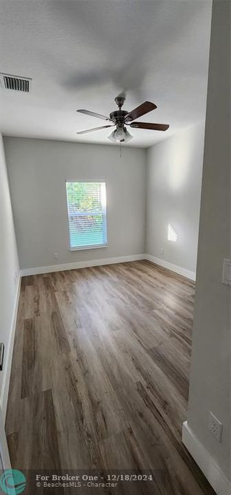 For Rent: $2,800 (3 beds, 2 baths, 1811 Square Feet)