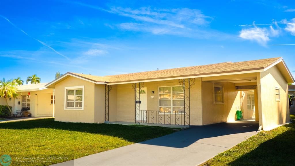 For Sale: $397,900 (2 beds, 1 baths, 1128 Square Feet)