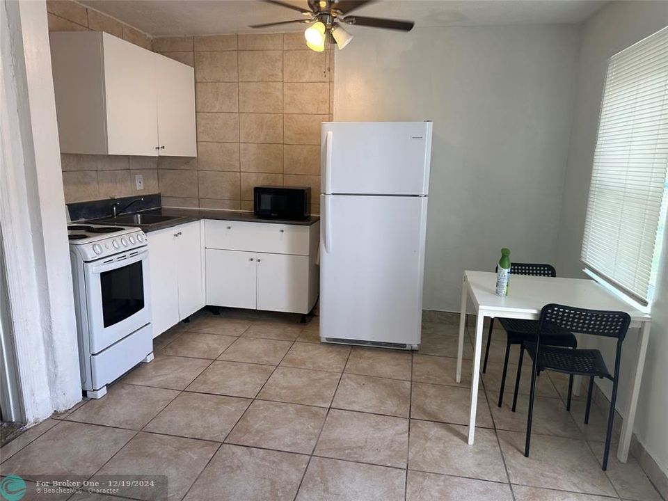 For Rent: $1,550 (1 beds, 1 baths, 525 Square Feet)