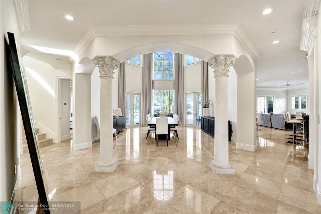 For Sale: $6,199,000 (7 beds, 7 baths, 5660 Square Feet)