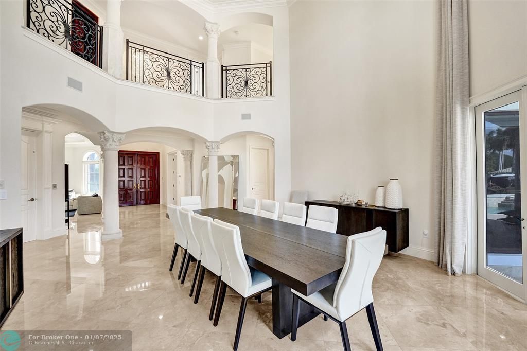 For Sale: $6,199,000 (7 beds, 7 baths, 5660 Square Feet)