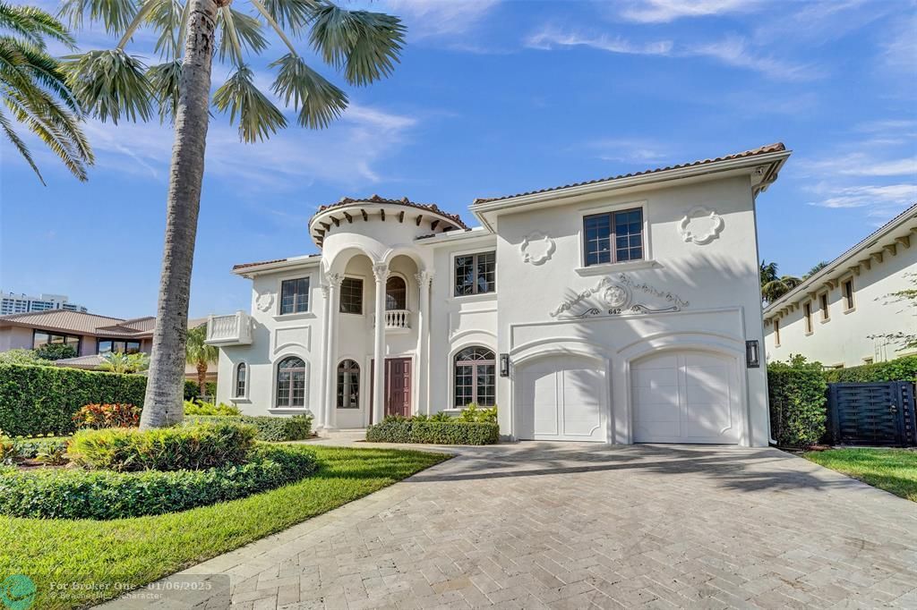 For Sale: $6,199,000 (7 beds, 7 baths, 5660 Square Feet)