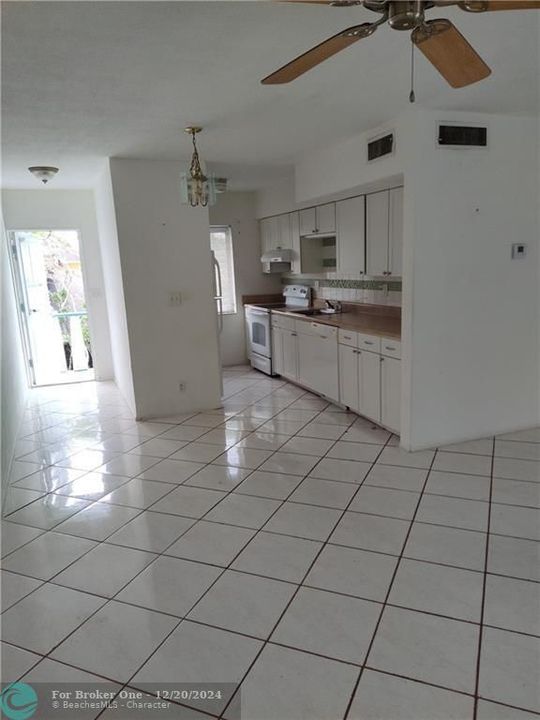 For Rent: $1,700 (2 beds, 1 baths, 6086 Square Feet)