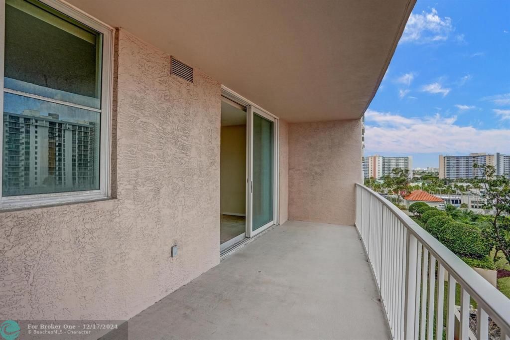 For Sale: $529,000 (2 beds, 2 baths, 1110 Square Feet)