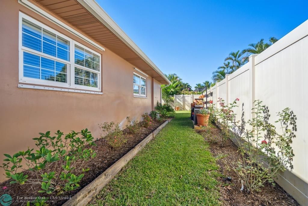 For Sale: $835,000 (3 beds, 2 baths, 1921 Square Feet)