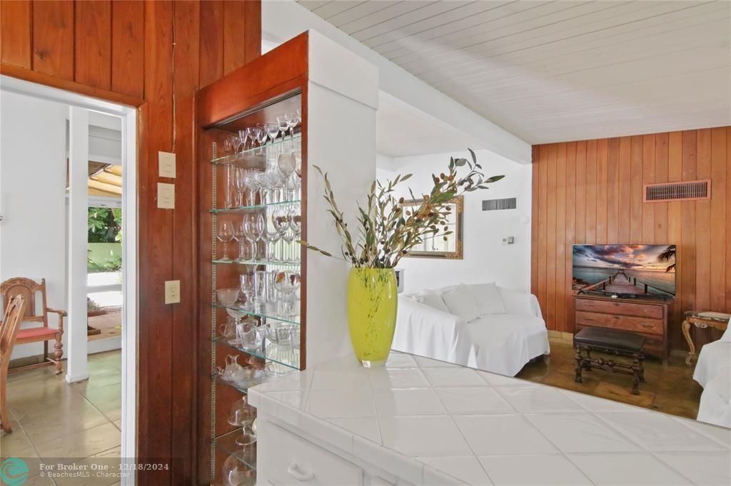 En Venta: $1,999,000 (3 camas, 2 baños, 1700 Pies cuadrados)