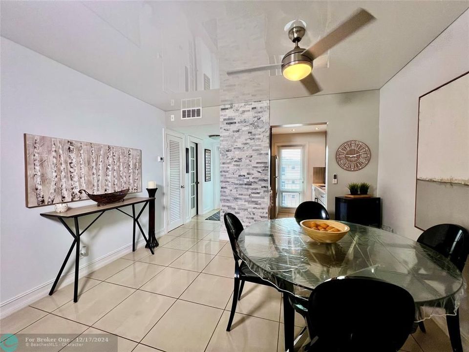 For Sale: $350,000 (1 beds, 1 baths, 750 Square Feet)