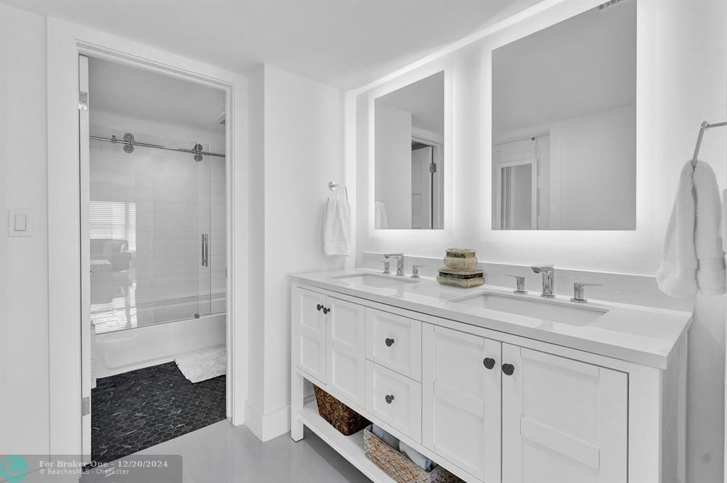 For Sale: $1,195,000 (2 beds, 2 baths, 1821 Square Feet)