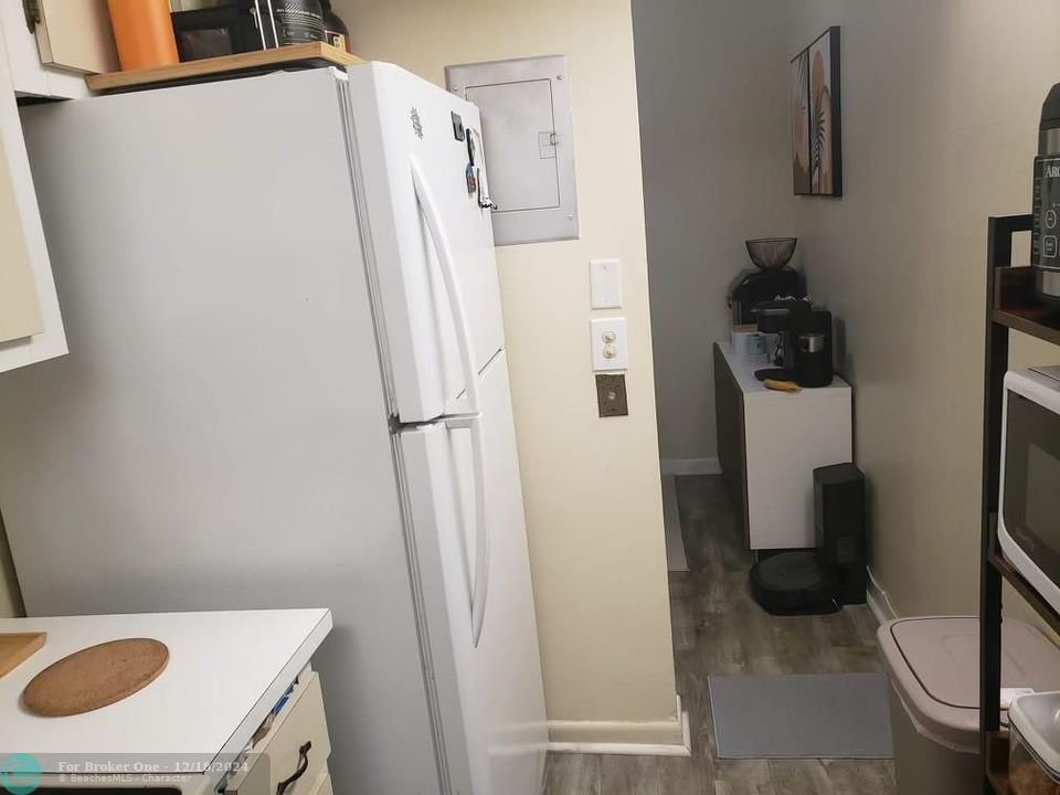 For Rent: $1,600 (1 beds, 1 baths, 700 Square Feet)