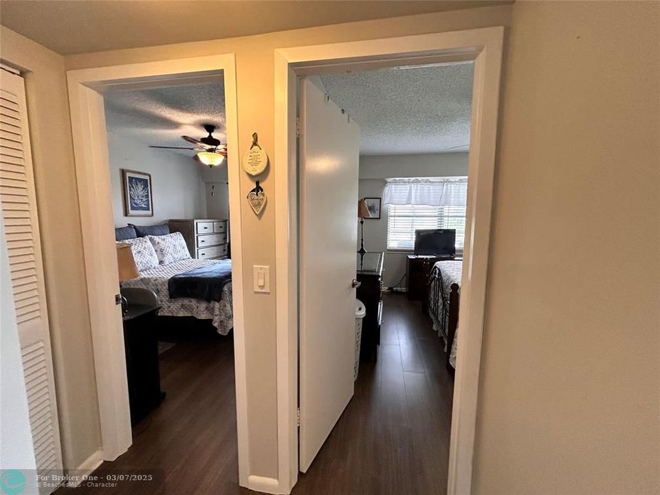 For Sale: $139,900 (2 beds, 1 baths, 835 Square Feet)