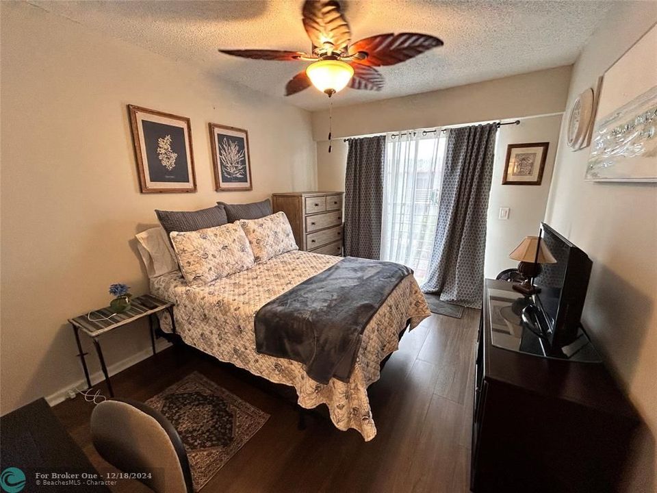 For Sale: $139,900 (2 beds, 1 baths, 835 Square Feet)