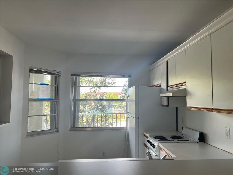 For Rent: $1,650 (1 beds, 1 baths, 575 Square Feet)