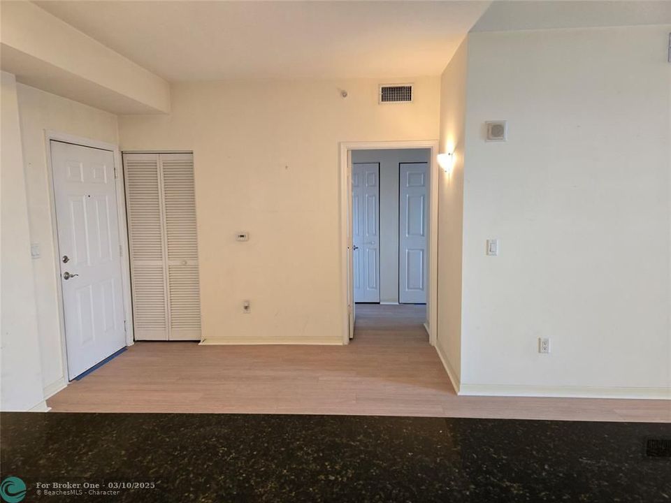 For Rent: $3,050 (2 beds, 2 baths, 1058 Square Feet)