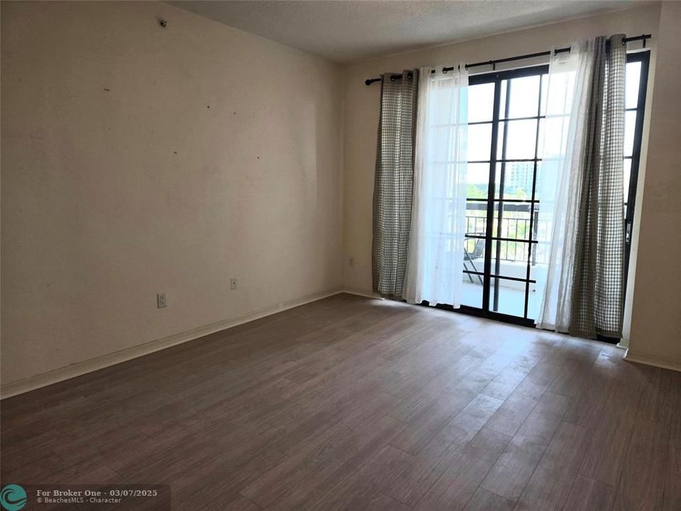 For Rent: $3,050 (2 beds, 2 baths, 1058 Square Feet)