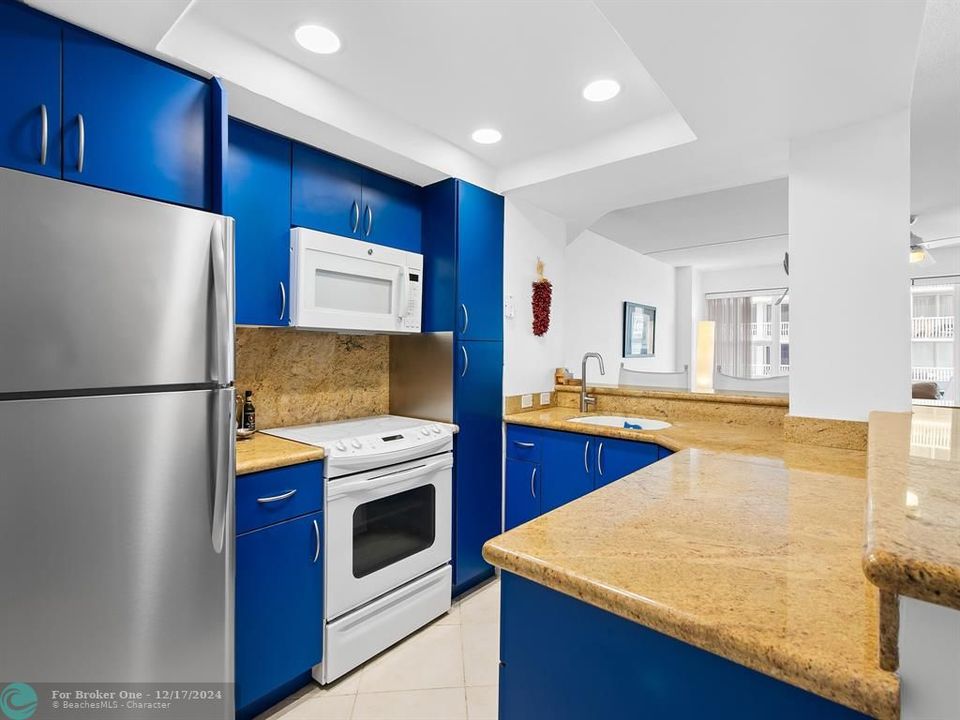 For Sale: $549,500 (2 beds, 2 baths, 1190 Square Feet)