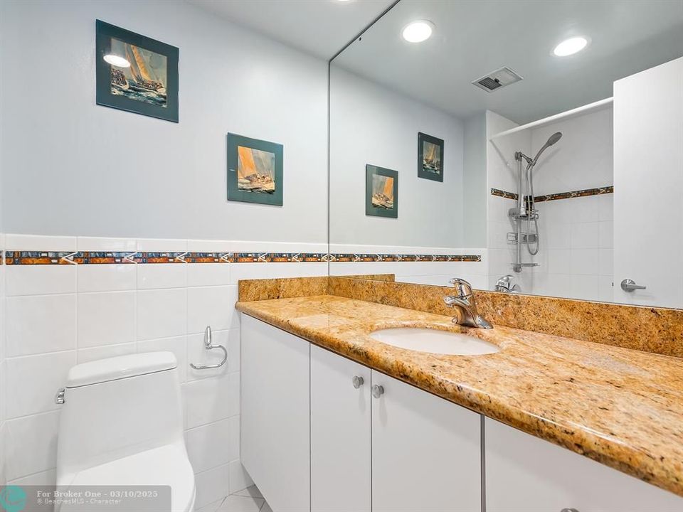 For Sale: $549,500 (2 beds, 2 baths, 1190 Square Feet)