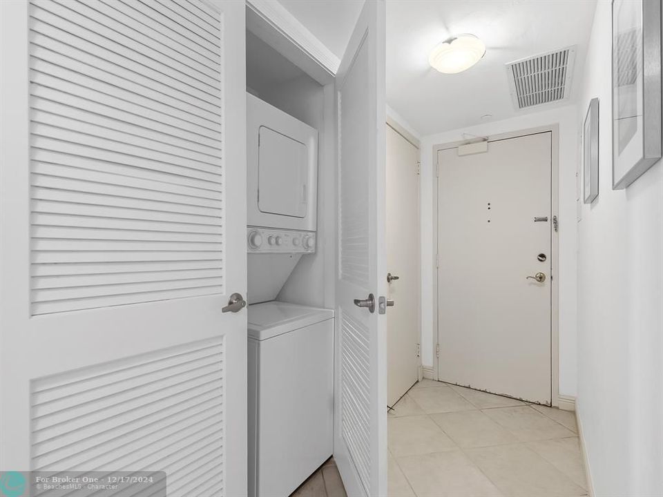 For Sale: $549,500 (2 beds, 2 baths, 1190 Square Feet)