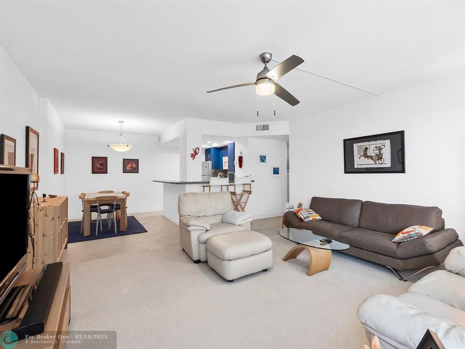 For Sale: $549,500 (2 beds, 2 baths, 1190 Square Feet)