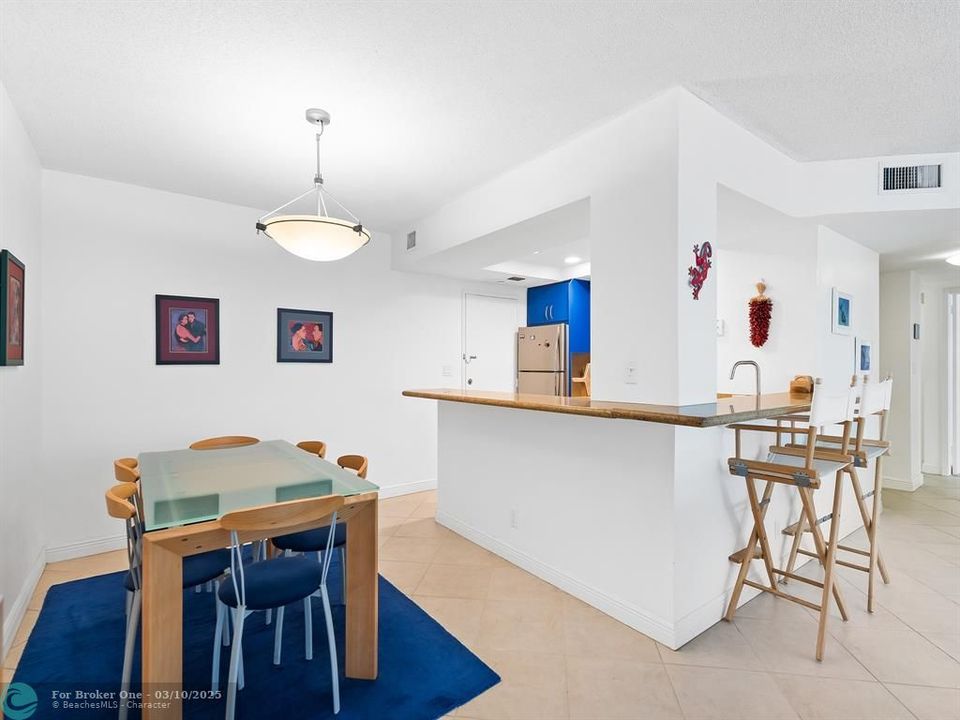 For Sale: $549,500 (2 beds, 2 baths, 1190 Square Feet)