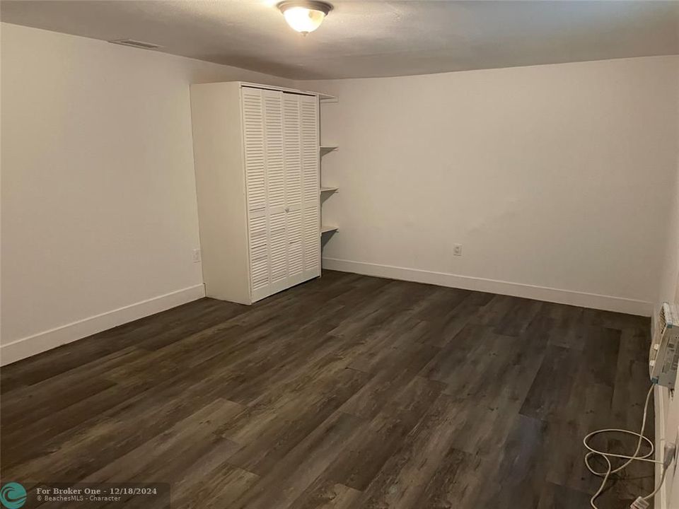 For Rent: $2,500 (3 beds, 2 baths, 1330 Square Feet)