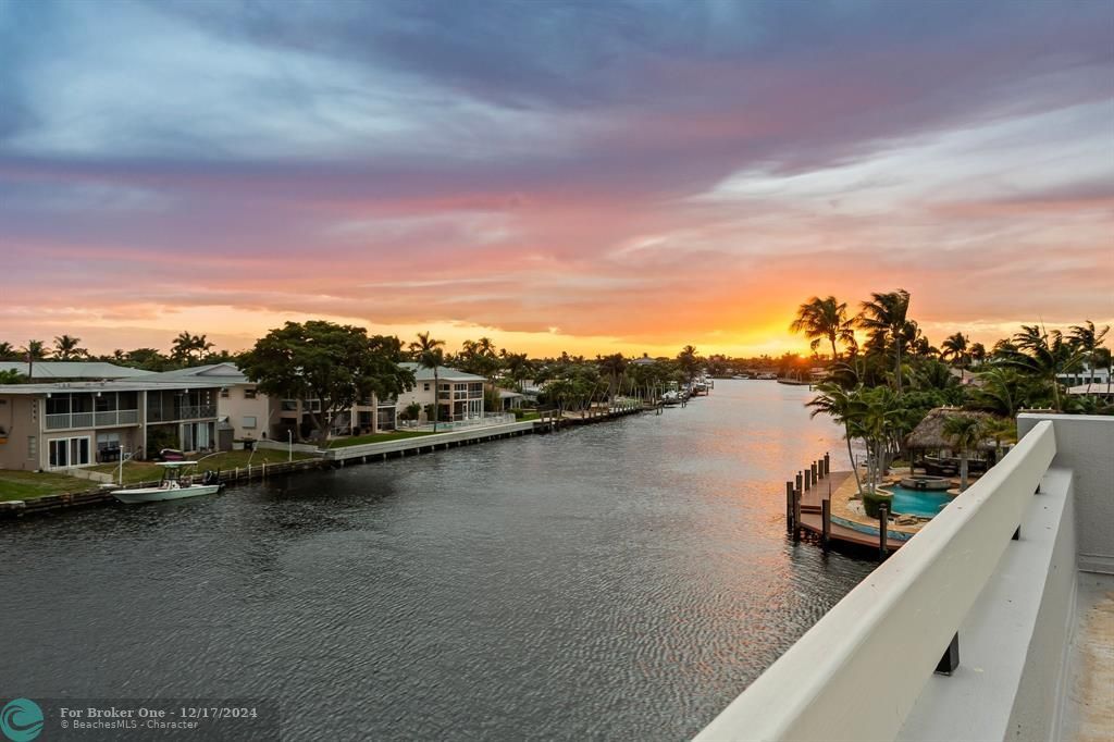 For Sale: $725,000 (2 beds, 2 baths, 1498 Square Feet)