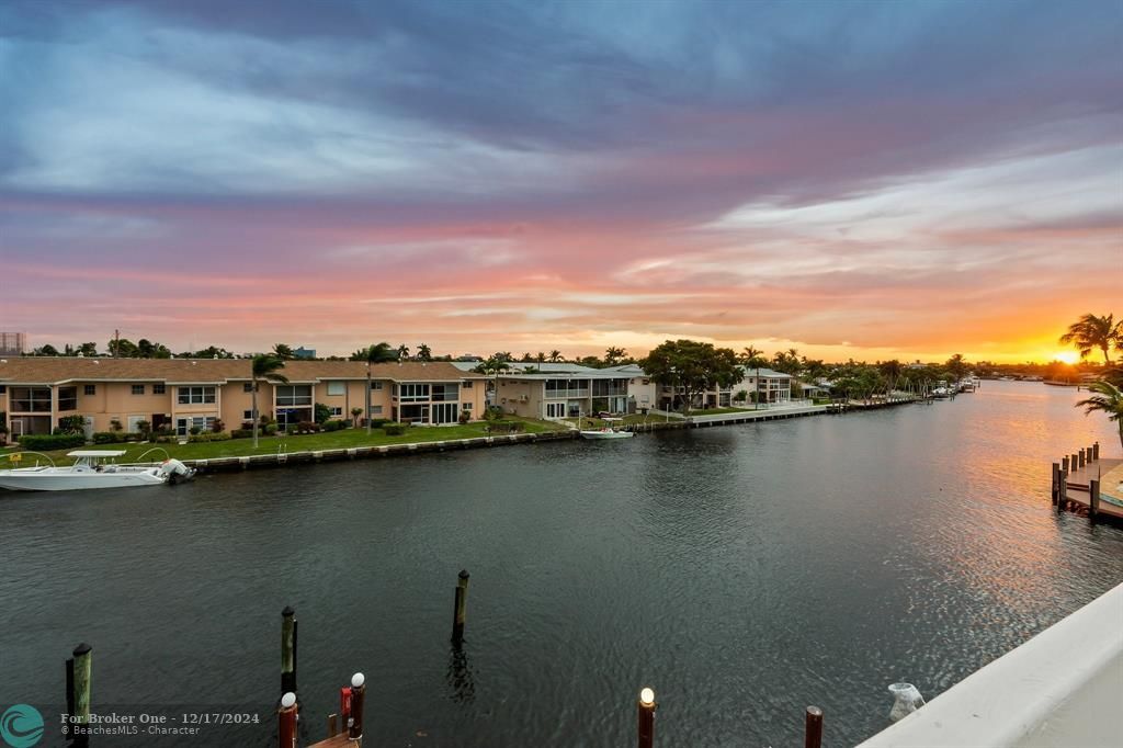 For Sale: $725,000 (2 beds, 2 baths, 1498 Square Feet)