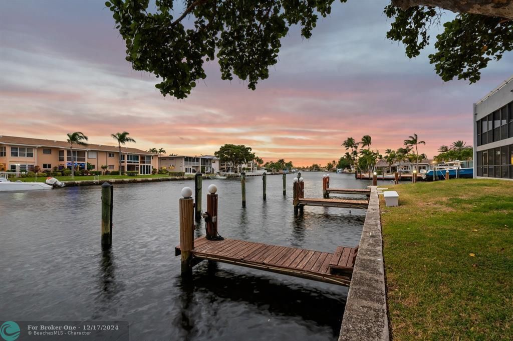 For Sale: $725,000 (2 beds, 2 baths, 1498 Square Feet)