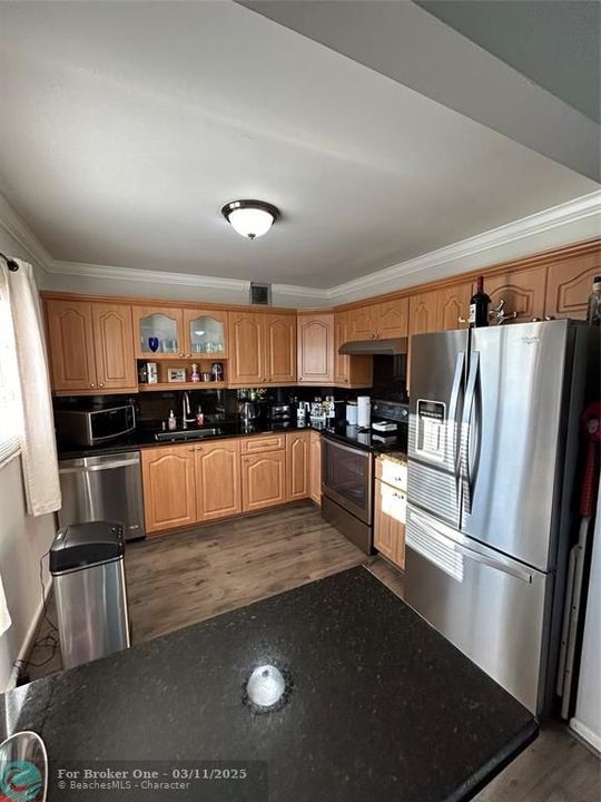 For Rent: $1,950 (2 beds, 2 baths, 1166 Square Feet)