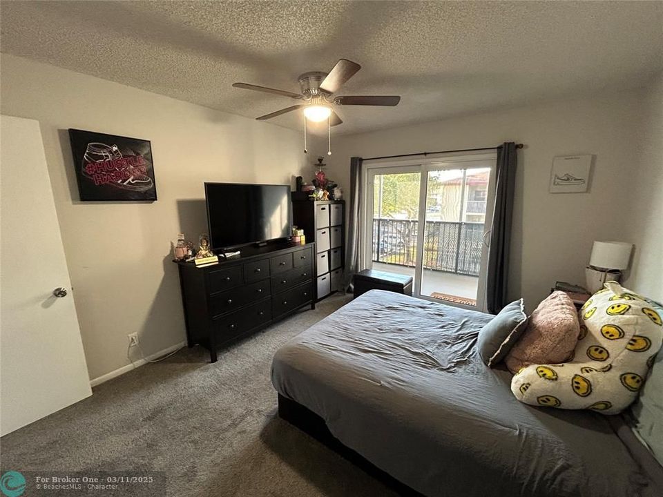 For Rent: $1,950 (2 beds, 2 baths, 1166 Square Feet)