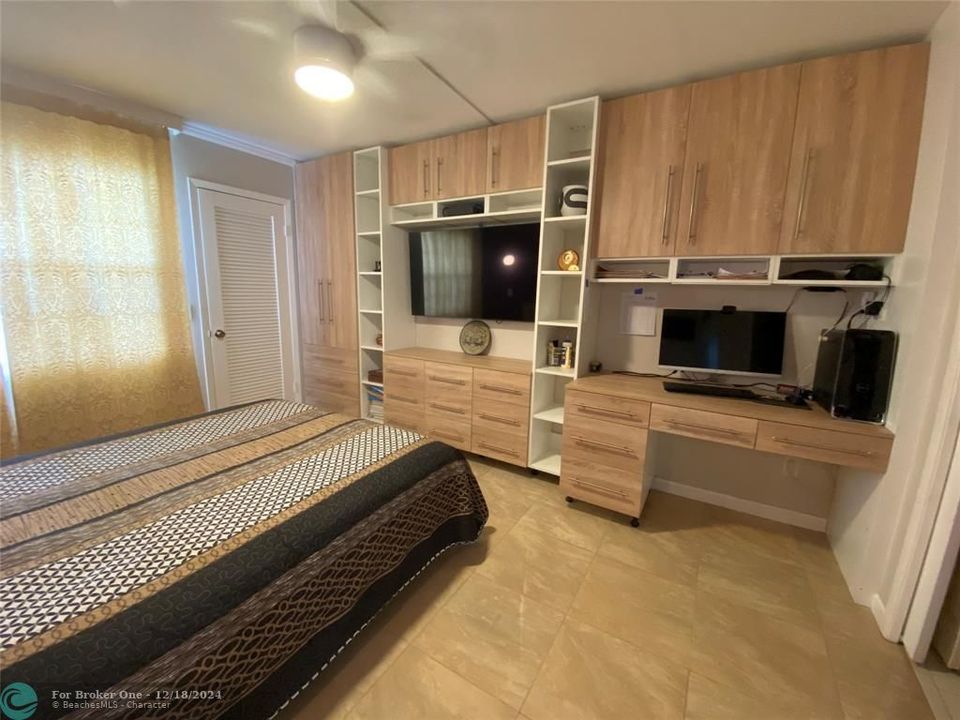 В аренду: $1,900 (2 спален, 2 ванн, 916 Квадратных фут)