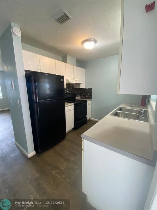 For Rent: $1,350 (3 beds, 1 baths, 67866 Square Feet)