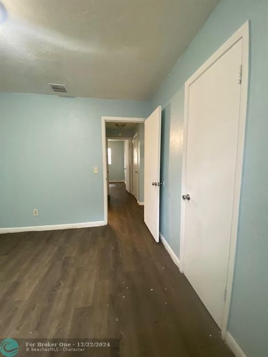 For Rent: $1,350 (3 beds, 1 baths, 67866 Square Feet)