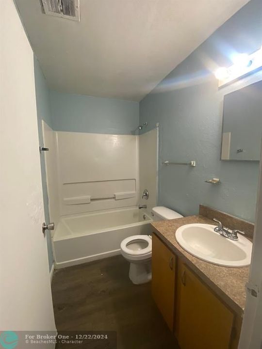 For Rent: $1,350 (3 beds, 1 baths, 67866 Square Feet)