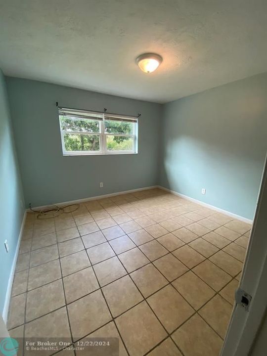 For Rent: $1,350 (3 beds, 1 baths, 67866 Square Feet)