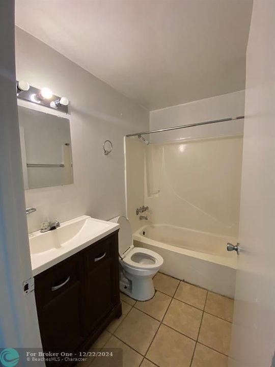 For Rent: $1,350 (3 beds, 1 baths, 67866 Square Feet)