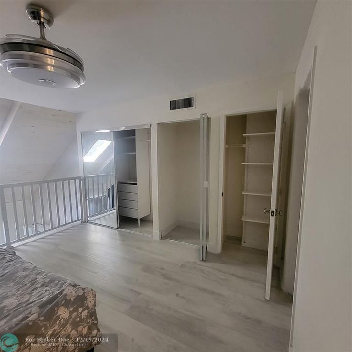 For Rent: $2,200 (1 beds, 2 baths, 800 Square Feet)