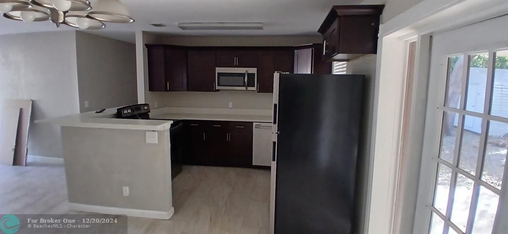 For Sale: $379,000 (3 beds, 2 baths, 1232 Square Feet)