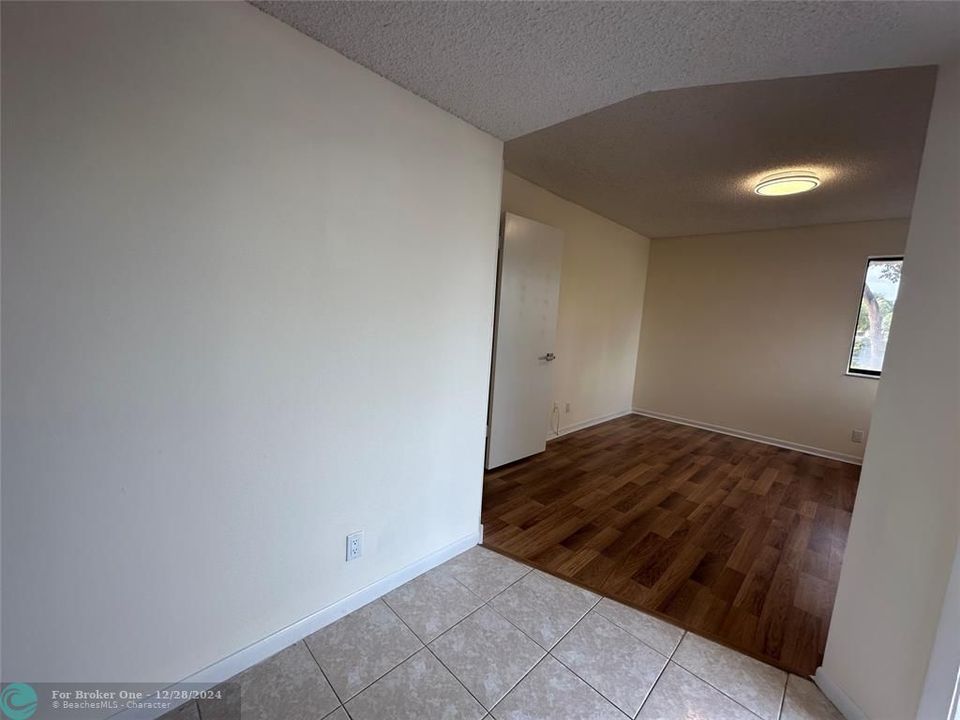 For Sale: $329,000 (3 beds, 2 baths, 1253 Square Feet)