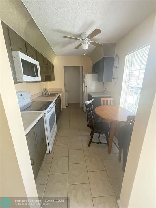 For Rent: $1,600 (1 beds, 1 baths, 1024 Square Feet)