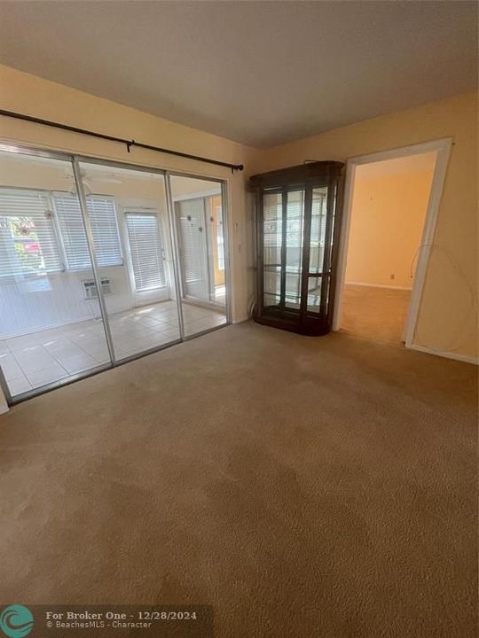 For Rent: $1,600 (1 beds, 1 baths, 1024 Square Feet)