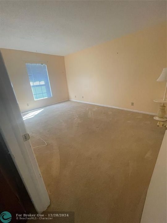 For Rent: $1,600 (1 beds, 1 baths, 1024 Square Feet)