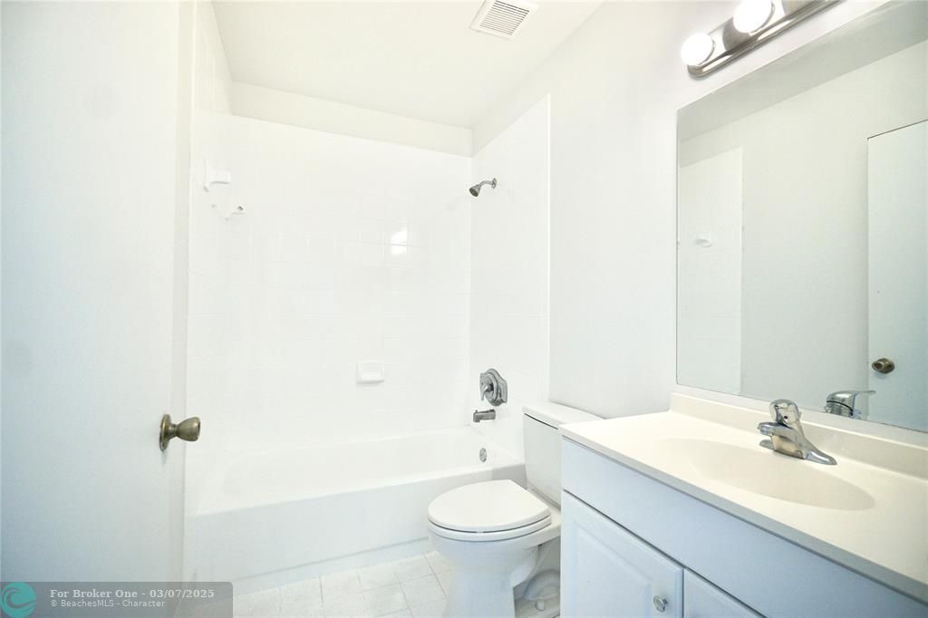 For Rent: $3,500 (3 beds, 2 baths, 1529 Square Feet)