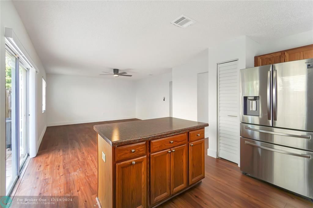 For Rent: $3,500 (3 beds, 2 baths, 1529 Square Feet)