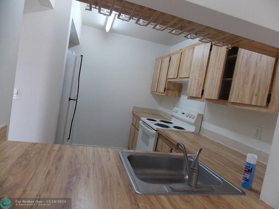 For Rent: $1,750 (2 beds, 2 baths, 754 Square Feet)