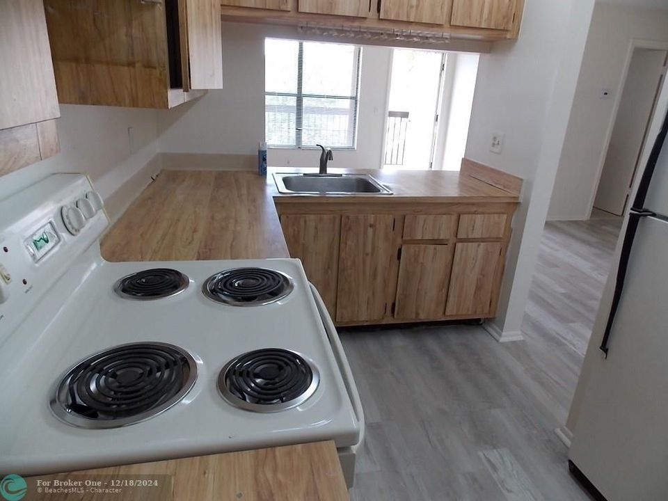 For Rent: $1,750 (2 beds, 2 baths, 754 Square Feet)