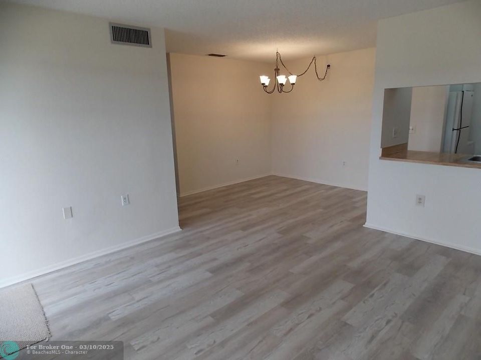 For Rent: $1,750 (2 beds, 2 baths, 754 Square Feet)