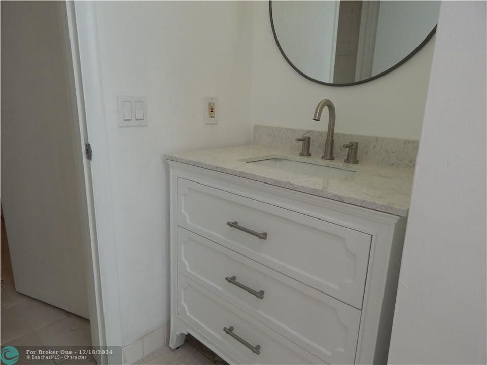 For Rent: $1,600 (1 beds, 1 baths, 650 Square Feet)