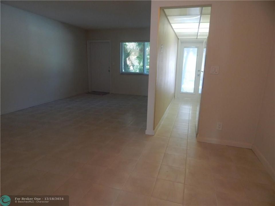 For Rent: $1,600 (1 beds, 1 baths, 650 Square Feet)