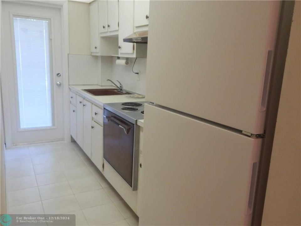 For Rent: $1,600 (1 beds, 1 baths, 650 Square Feet)