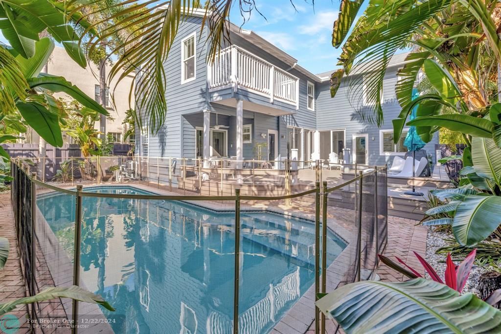 For Sale: $1,695,000 (5 beds, 4 baths, 3405 Square Feet)